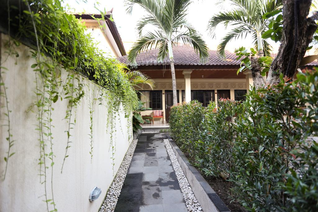 Sari Indah Cottages Kuta  Exterior photo